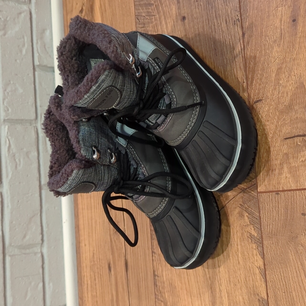 London Fog Snow boots